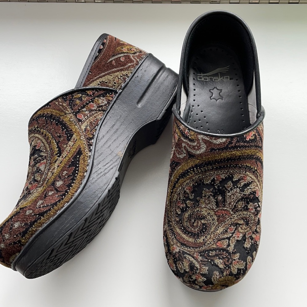 Dansko clogs size 8!
